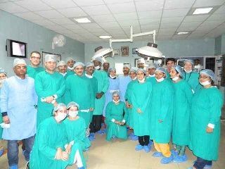 Furgoneta laparoscópica móvil en asociación con World Laparoscopy Hospital